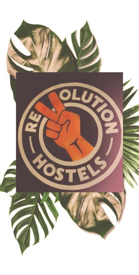 Hostel Revolution Asoke Bangkok Exterior foto